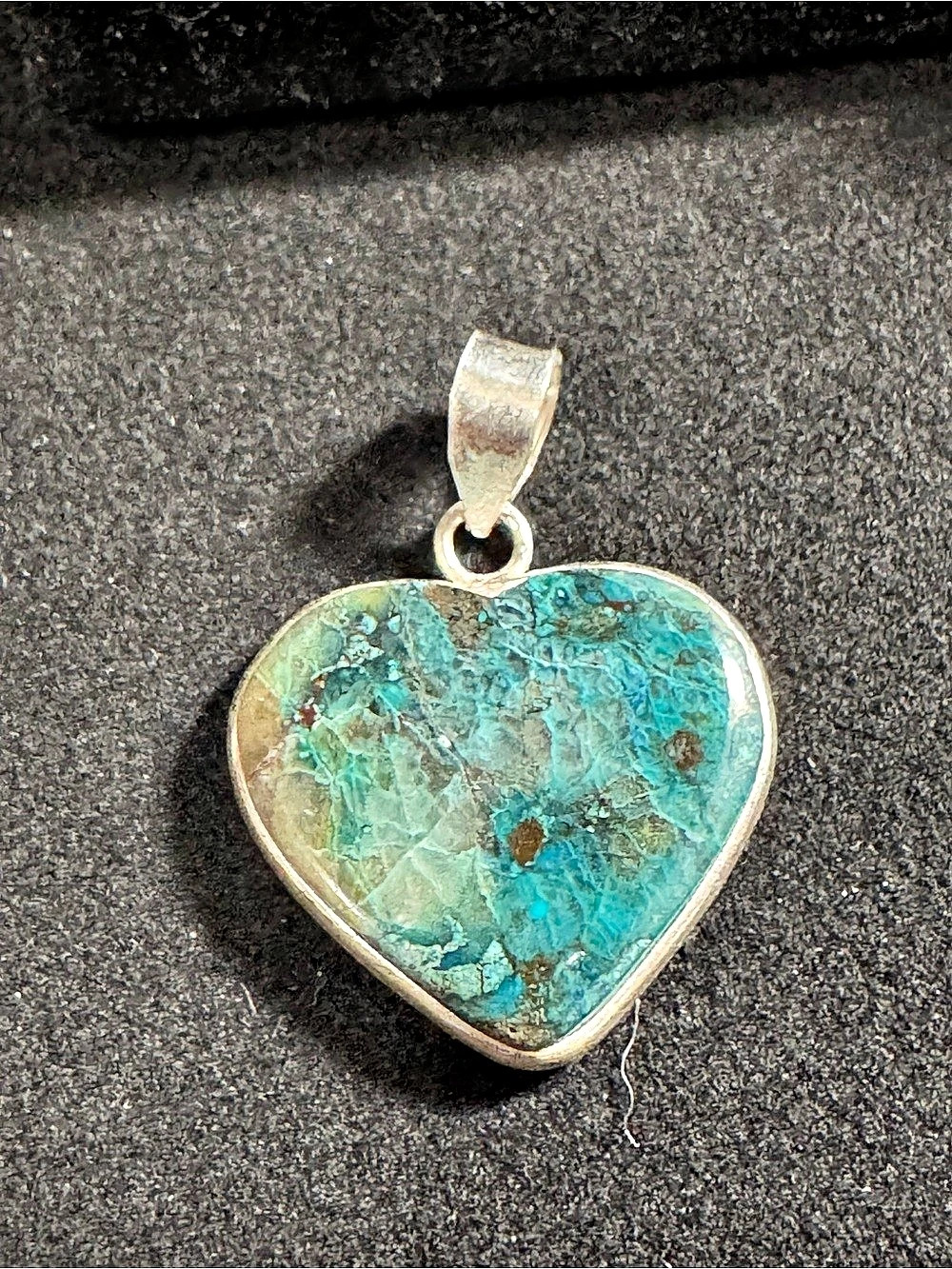 Natural Quantum Quattro Heart Pendant in .925 Sterling Silver - Rare Namibia Cry